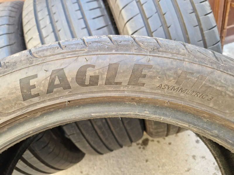 4 Goodyear R20 235/45
летни гуми SUV
DOT4823