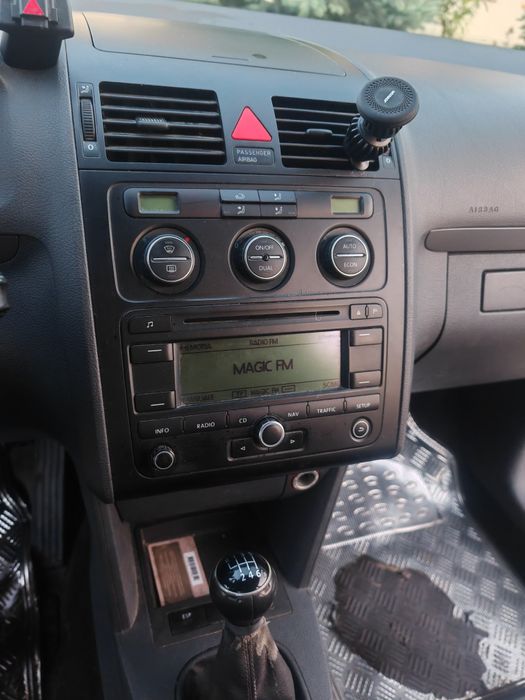 Volkswagen Touran 1.9 TDI, 2006, 5 locuri - Mașina de familie