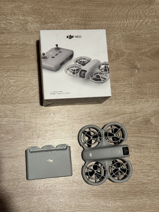Drona DJI Neo Fly More fara telecomanda, stare perfecta