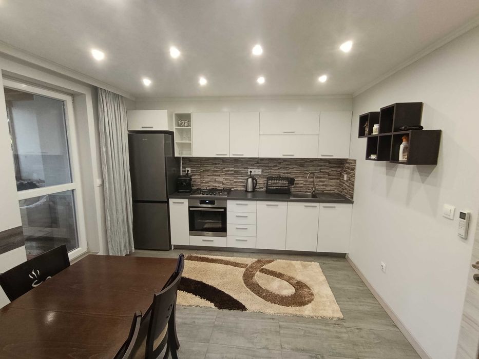 Дава се под наем Четиристаен апартамент в Сандански - 80 кв.м за 462 € - Снимка #2