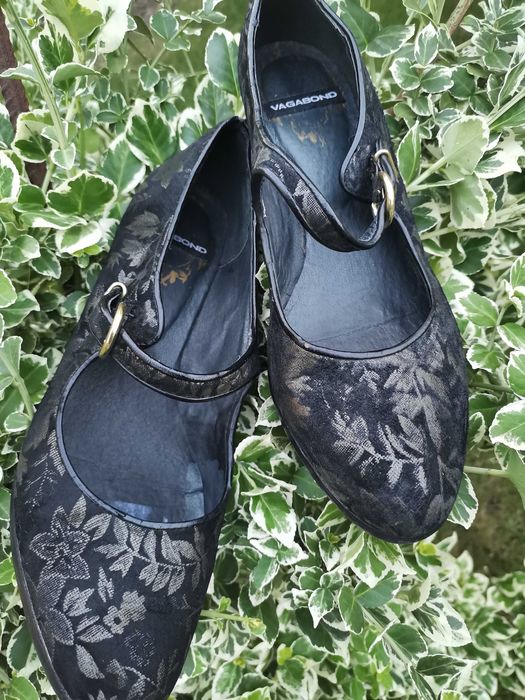 Pantofi vintage, din piele naturala, catifea neagră, marca Vagabond
