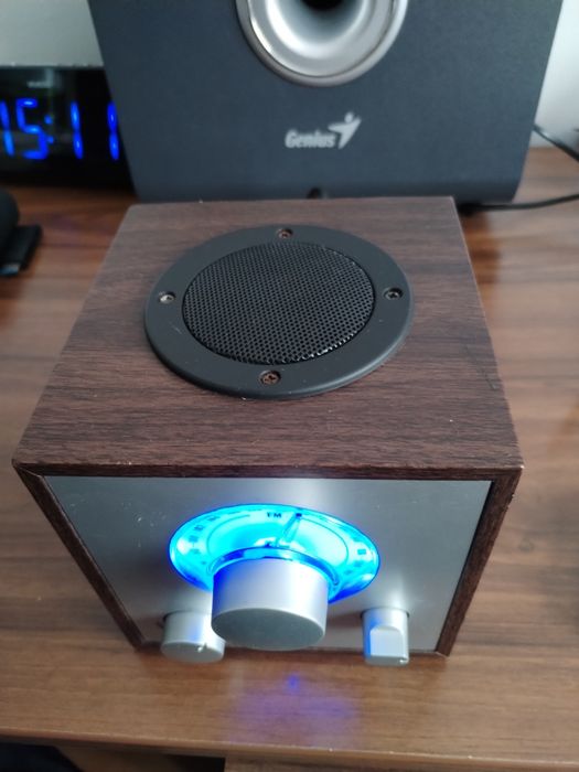 Vând radio FM impecabil