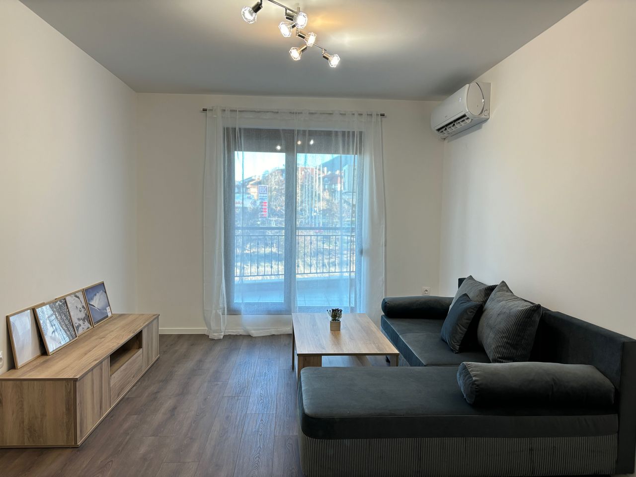 Дава се под наем Двустаен апартамент в Банско - 97 кв.м за 510 € - Снимка #3