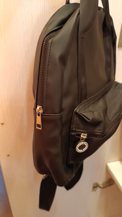 Всички чанти са нови