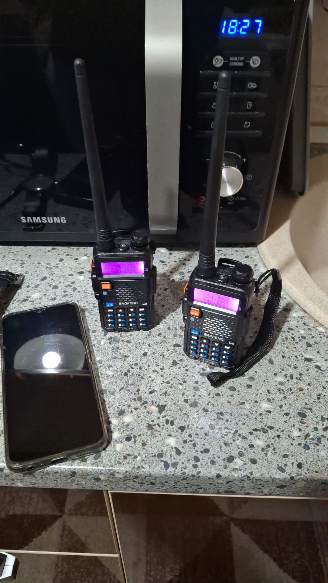 Stații Radio Portabile emisie-recepție de 8W reali , walkie-talkie noi