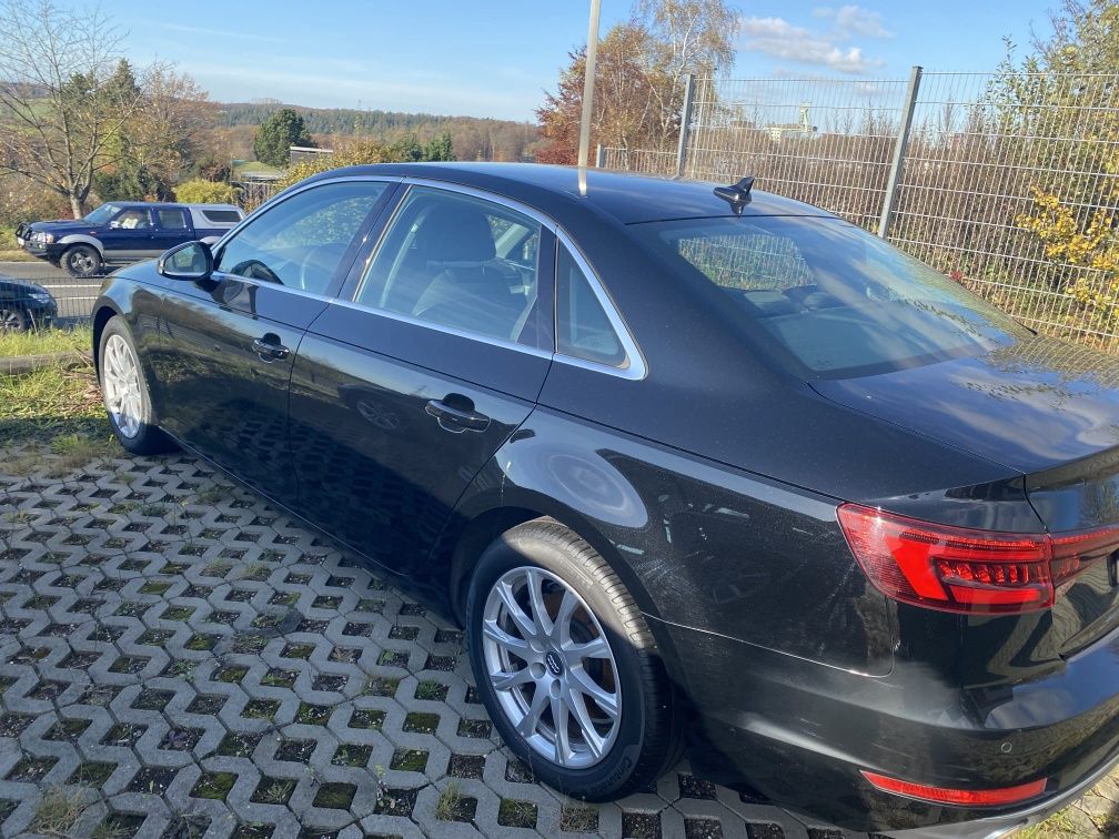 Audi A4 Quattro Limousine An 2018 Diesel.