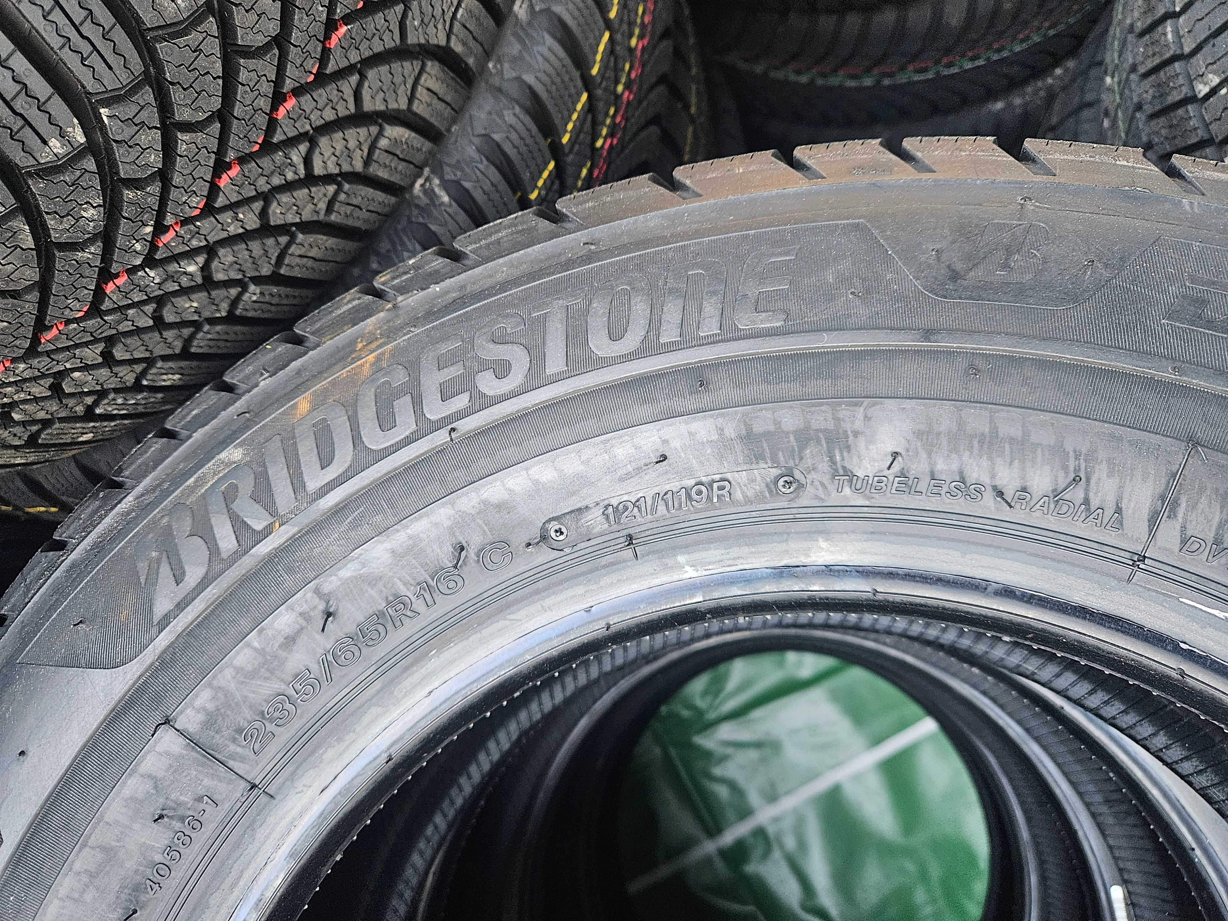 4 Нови бусови гуми 235/65 R16C Bridgestone Duravis VanWinter 121R 10PR