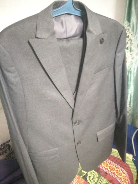 Продам костюм в хорошем состоянии