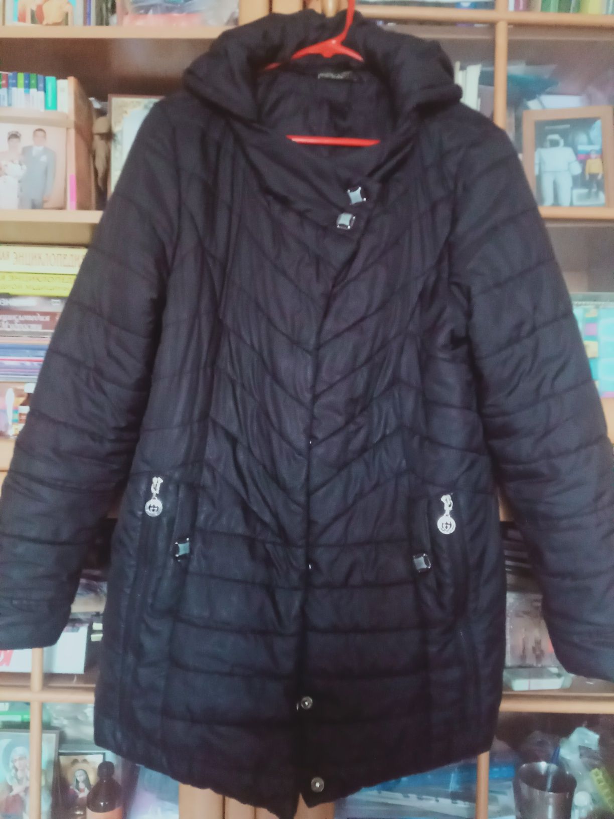 Продам женскую куртку