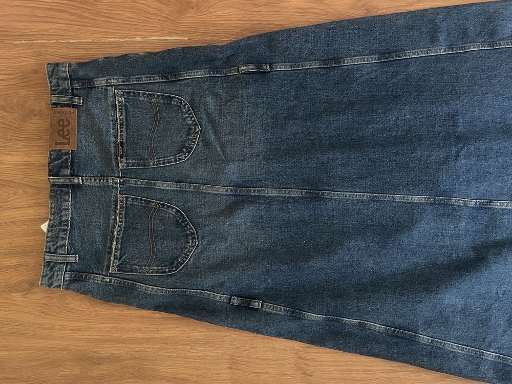 Дълга дънкова пола колаборация на Lee и Pull & Bear