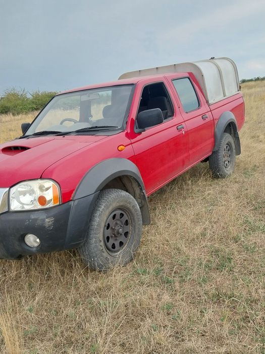 Vând nissan np300