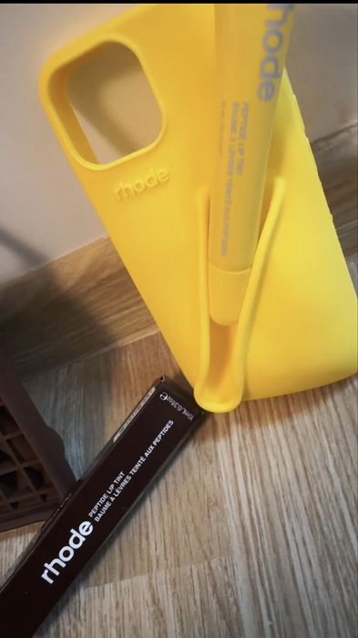 Huse Rhode Iphone + lip tint