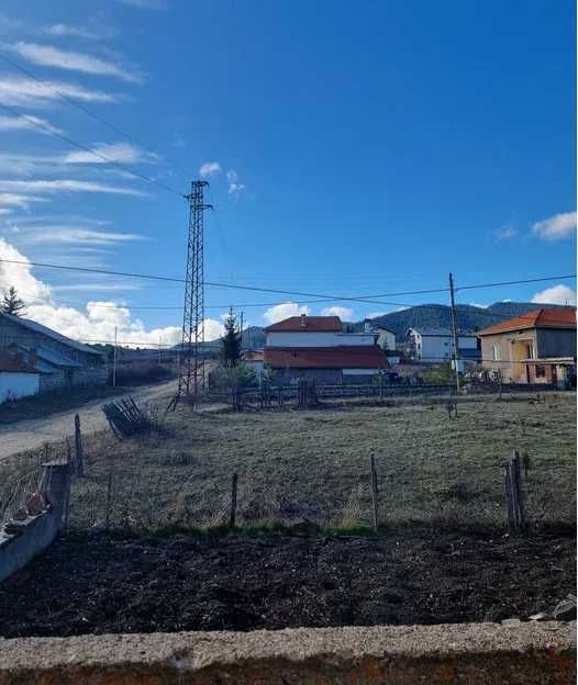 Двуетажна къща в Равногор