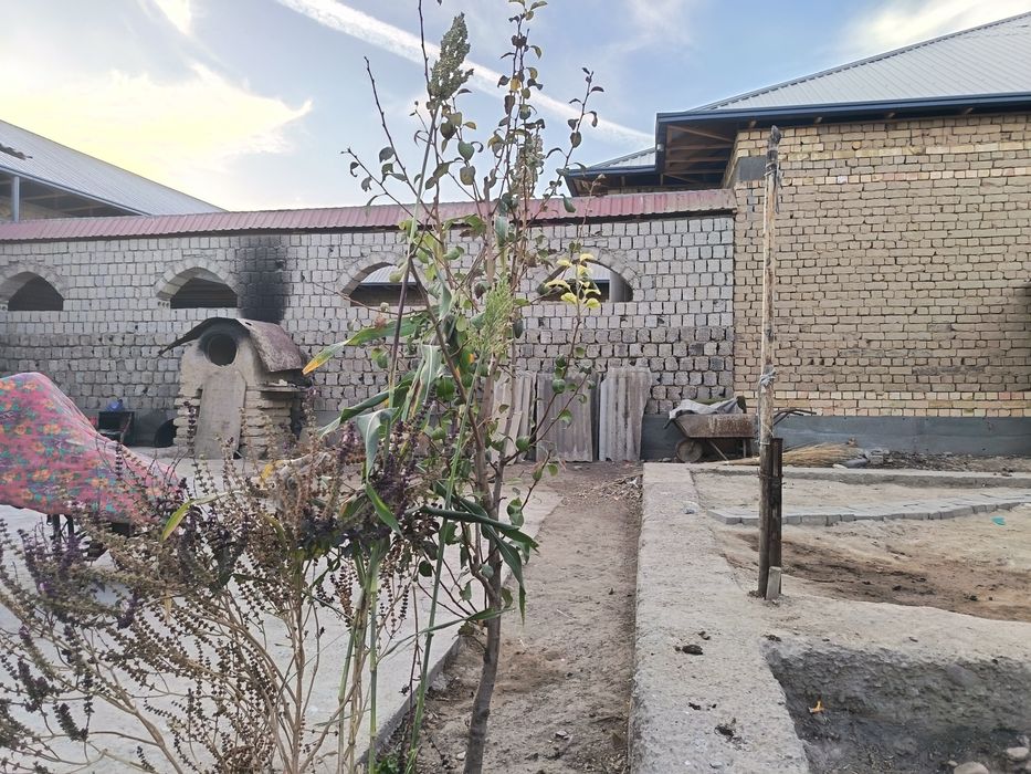 Уй жой сотилади Срочни