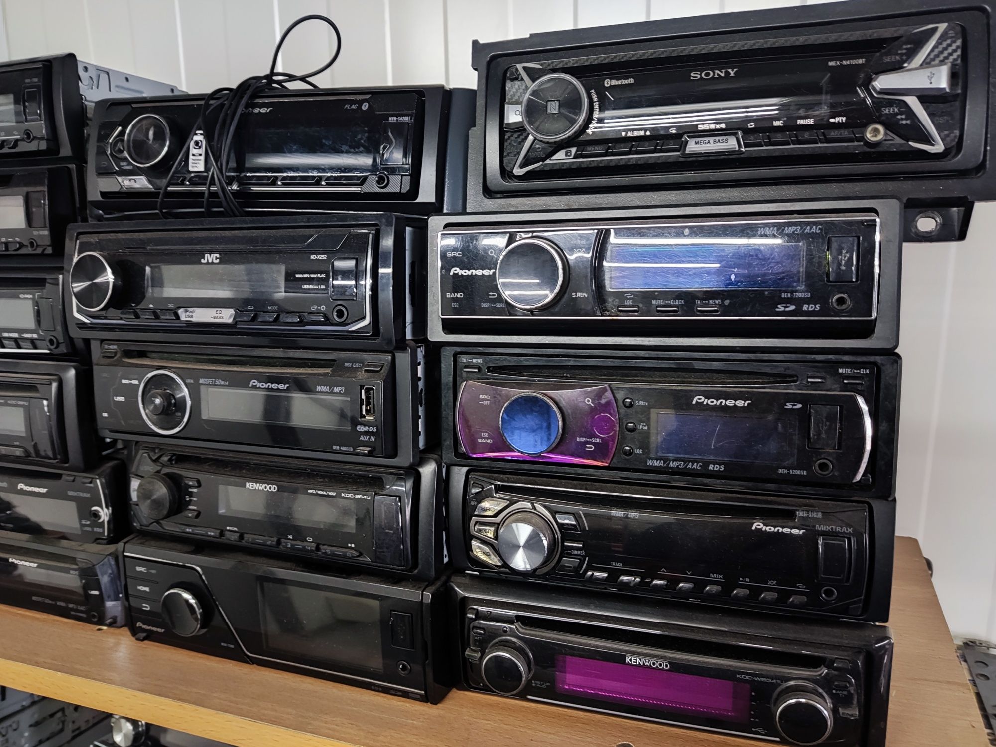 Авто плеъри радио Pioneer Alpine Kenwood Sony JVC