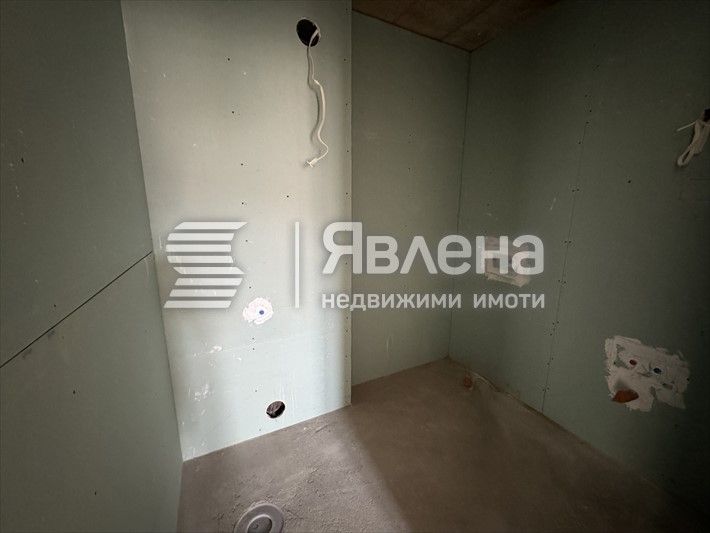 Просторен 4-стаен апартамент със спираща дъха глед