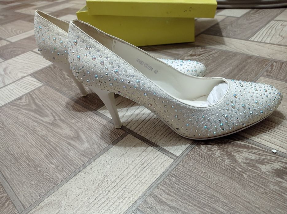 Свадебные туфли.