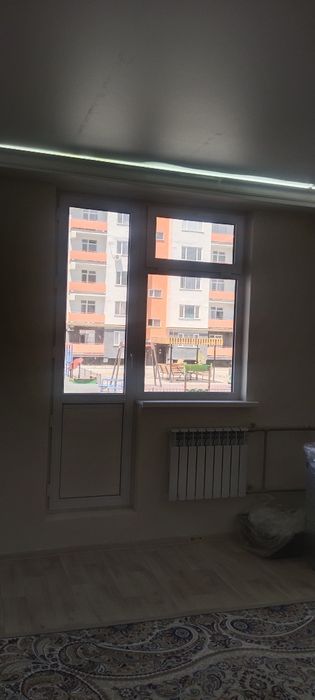 Пластиковые окна с дверью, балконник