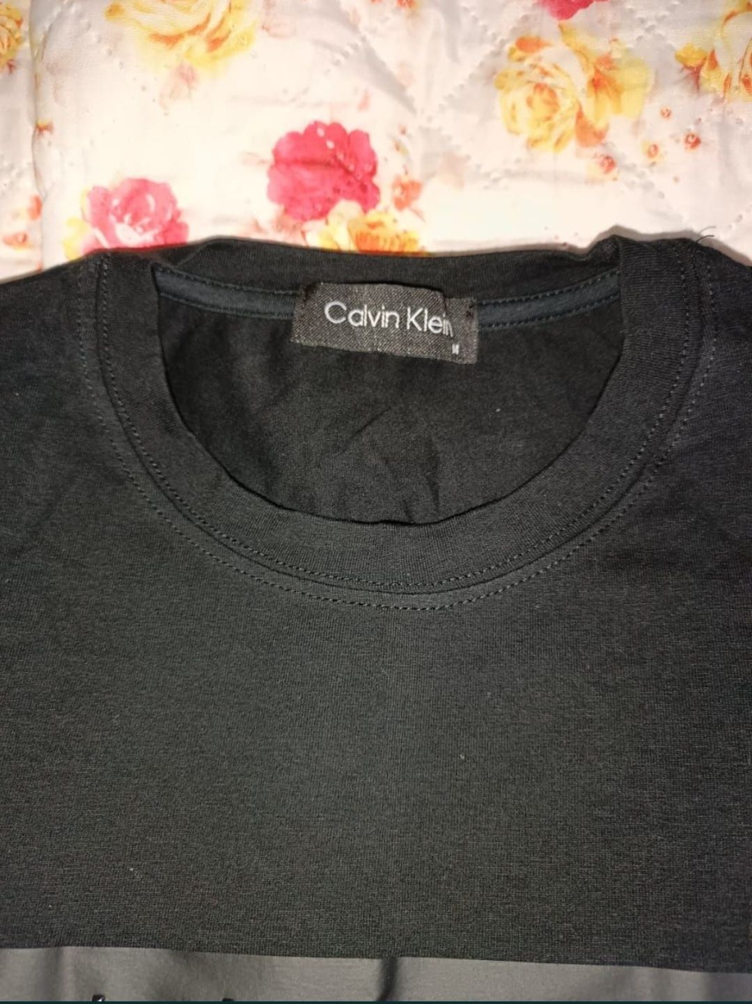 Фирменная футболка, Calvin Klein.