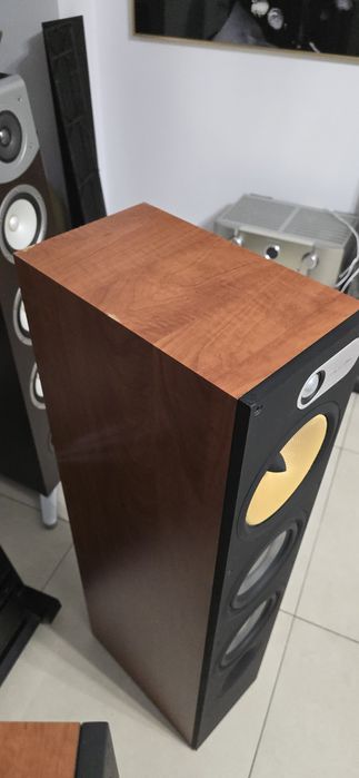 Boxe de podea Bowers & Wilkins B&W 683