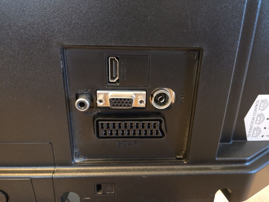 Tелевизор Finlux 24FLHYR160L