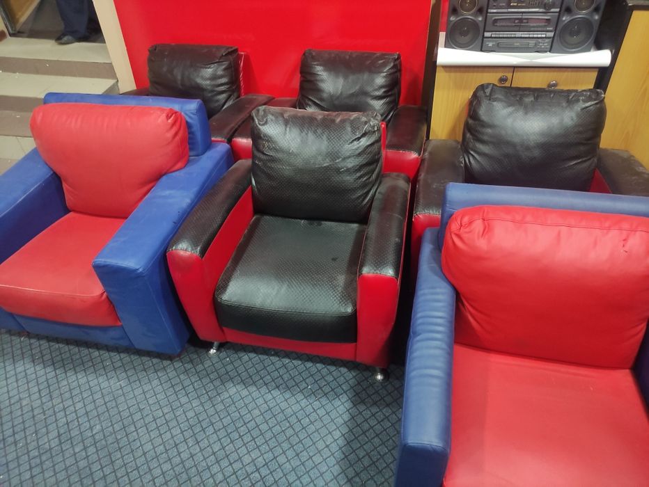 Продам мягкие кресла