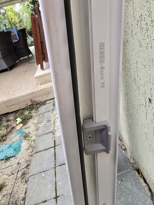 Uși termopan REHAU cu geam TRIPAN – 205x81 și 205x56 cm, stare excelen