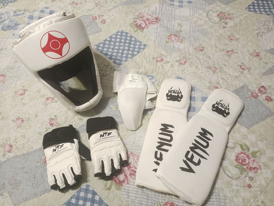Экиперовка,защита для каратэ.