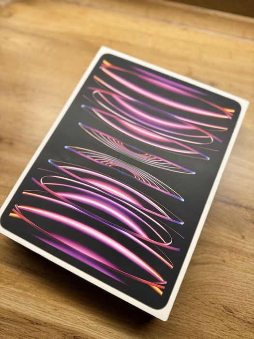 Продам свой IPad pro 12.9 ( 6 gen) 256 gb сим кар+ клавиатура + s-pen