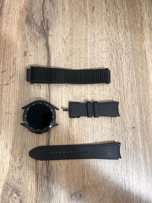 Продам электронные часы Galaxy watch 4 Classic