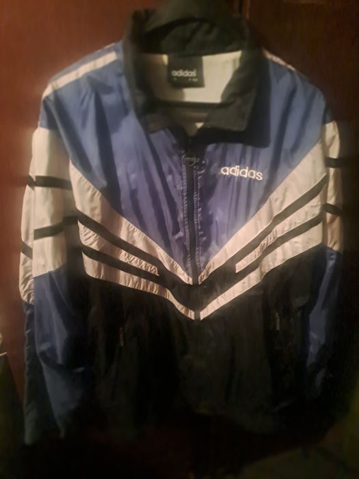 Спортни дрехи ,горно ,тениска и шуба.