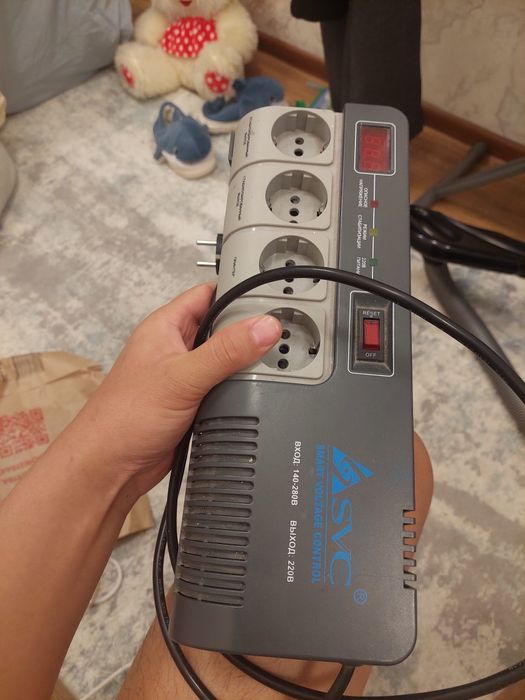 Упс  SVK вход 140-220в выход 220в