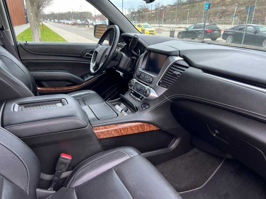 Chevrolet Suburban Premier