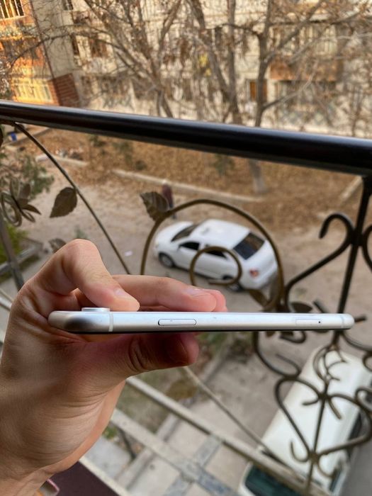 Iphone Xr sotiladi sirochna