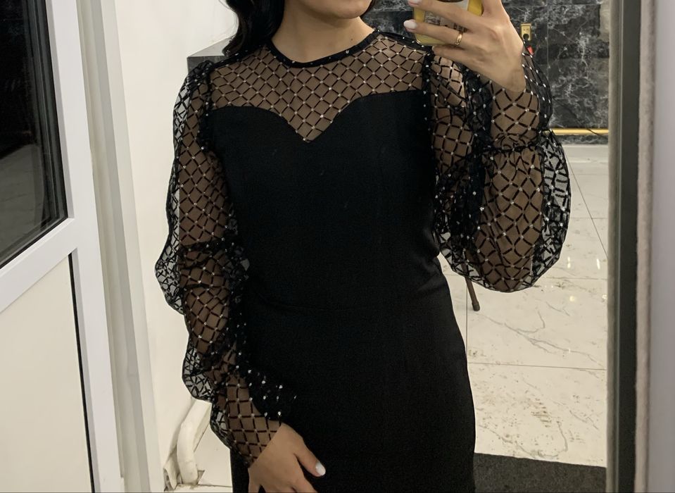 Вечернее черное платье