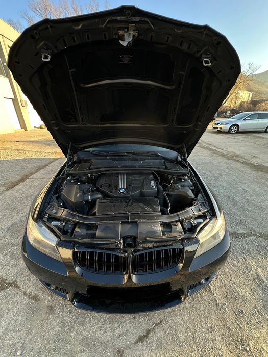 Bmw. E 90  318 D 2009