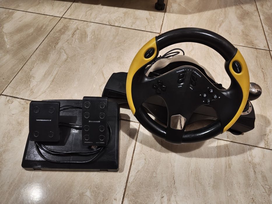 Volan + pedale, stare foarte bună Myria