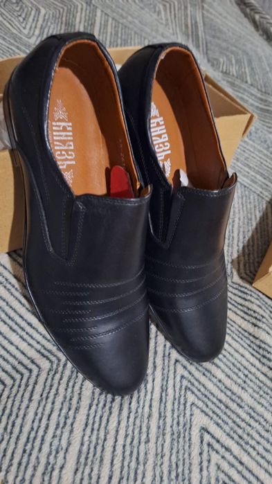 Продам туфли новые