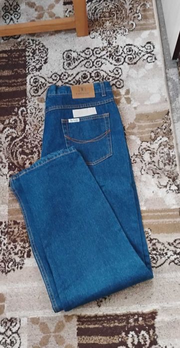 Vând blugi bărbați