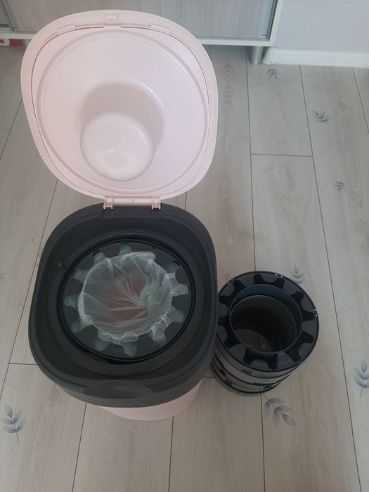 Розов кош за памперси Tommee tippee