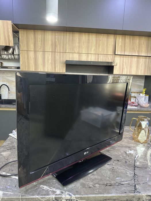 LG телевизор бу.