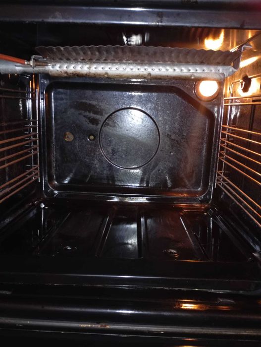 Vând cuptor incorporabil pe gaz Beko