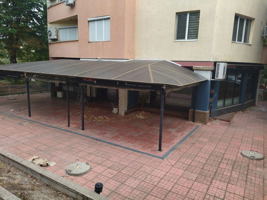 Продава слънцезащитен навес