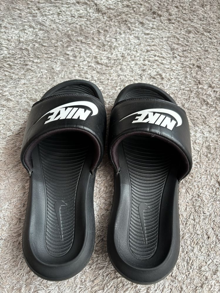 Nike джапанки……….