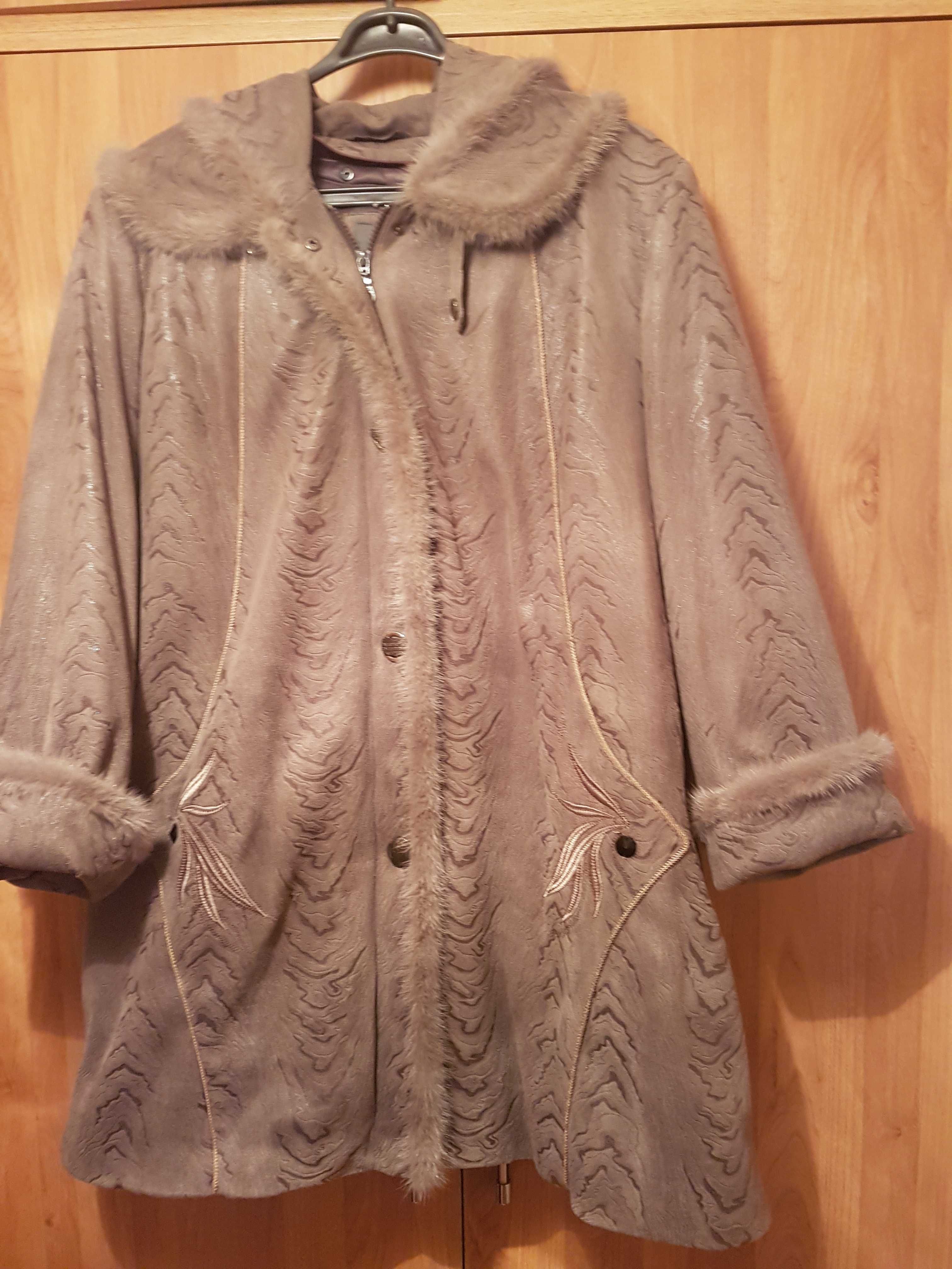 Зимняя женская куртка-пальто