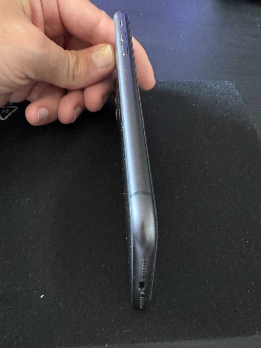 Аpple iPhone 11 64GB – Отлично състояние, Отключен за всички оператори