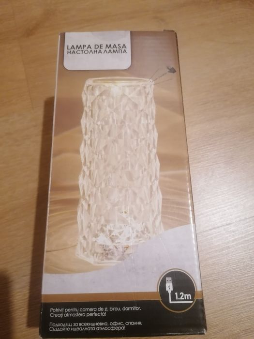 Lampa transparenta, functionare pe USB si functie tactila