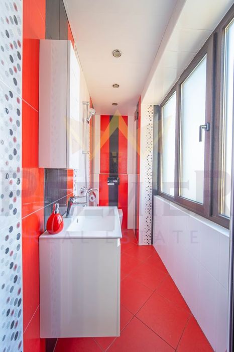 Продава се Тристаен апартамент в Варна, Център - 84 кв.м за 2596 €/кв.м - Снимка #10