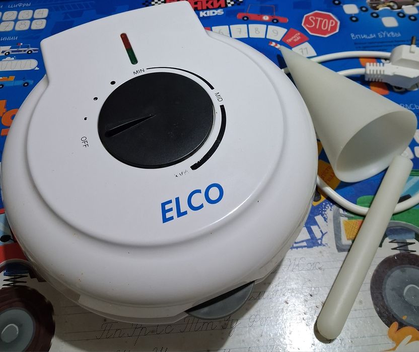 Вафельница      .