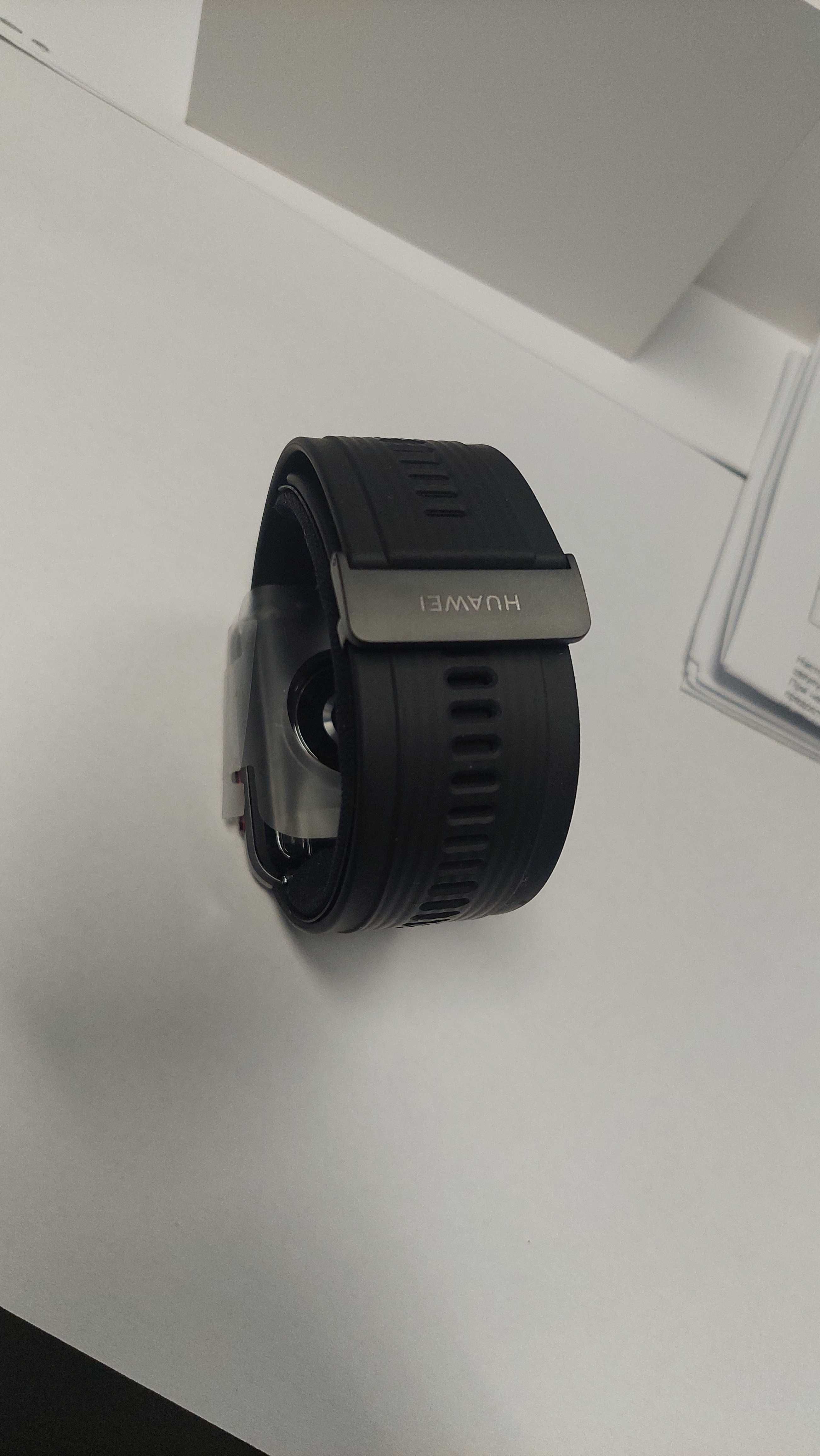 Часовник Huawei watch D